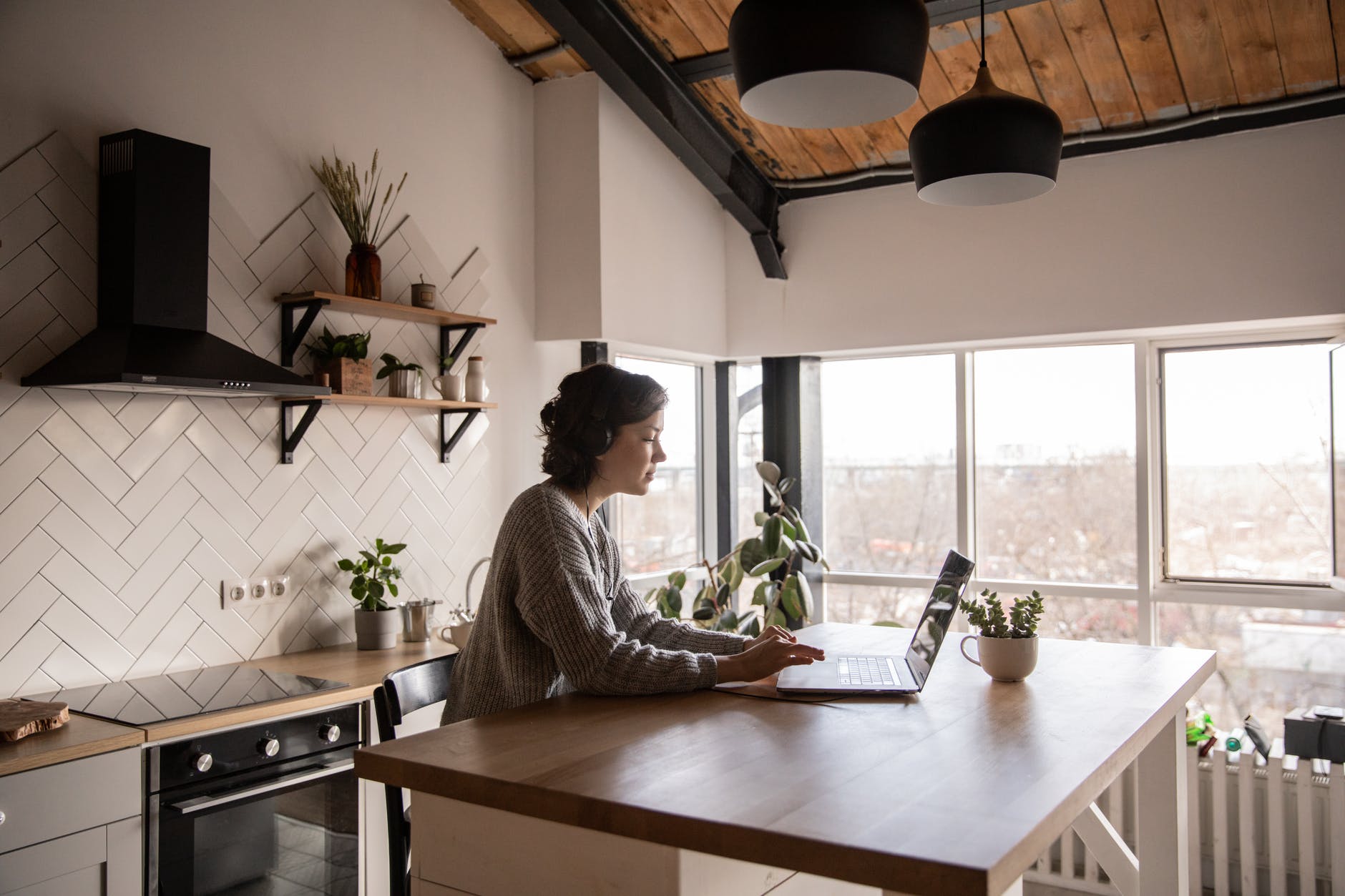 3 Ways to Keep Your Team Productive While Working From Home