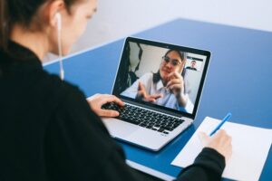 5 Foolproof Tips on Successfully Managing Your Remote Teams