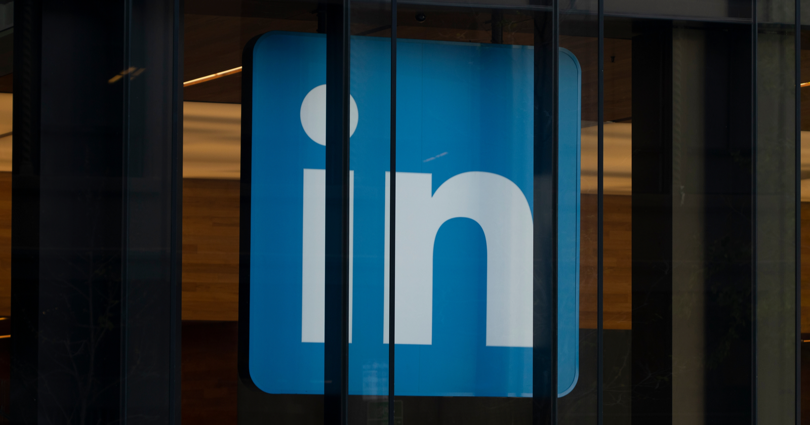 LinkedIn Data Reveals What Type of InMail Gets Best Results